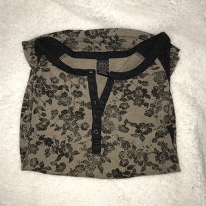 Half sleeve floral shirt, hardly worn ❣️